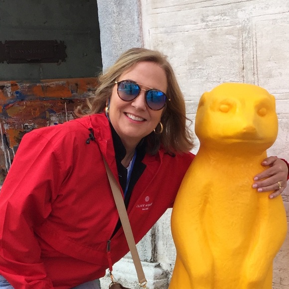 Meet your Posher, Lori - Picture 1 of 1